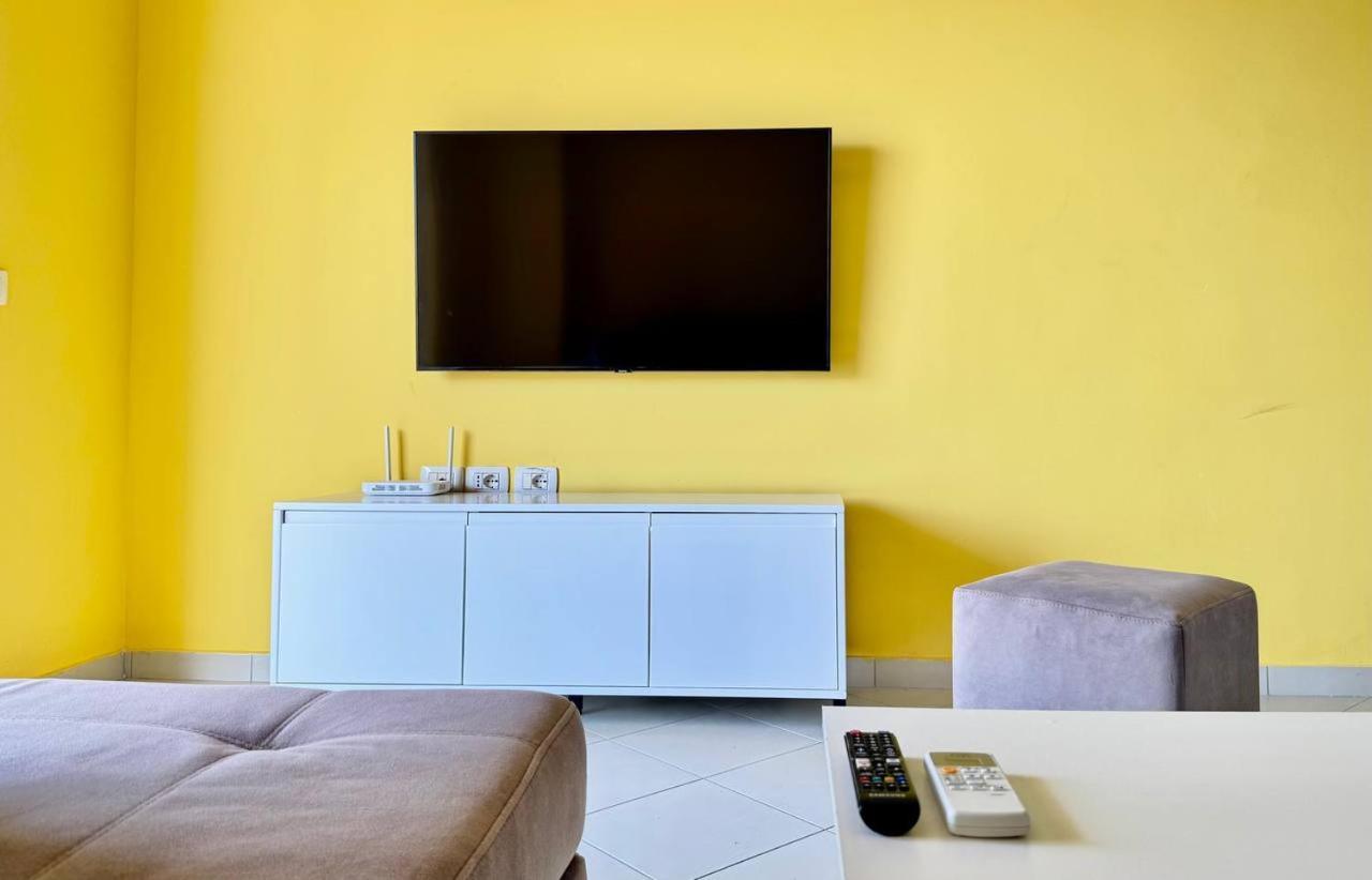 Colorful Sea View Apartment Sarandë Esterno foto